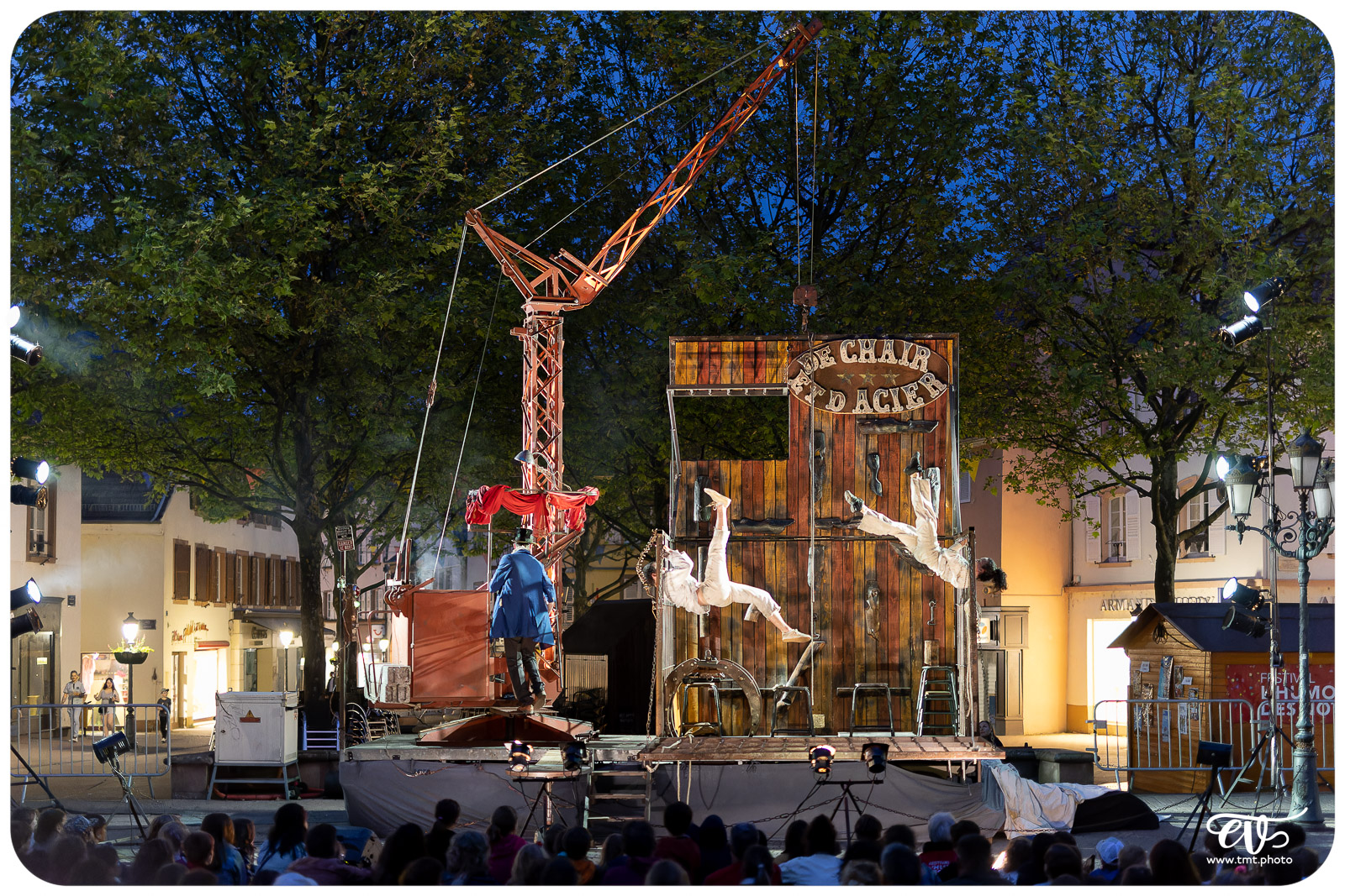 DE CHAIR ET D'ACIER (CIE 100 RACINES)